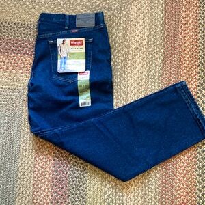 Wrangler 42x30 regular fit men’s jeans, NWT